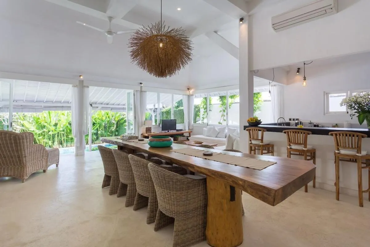 Bear Cottage 4 Bedroom Luxury Villa - Petitenget, Seminyak