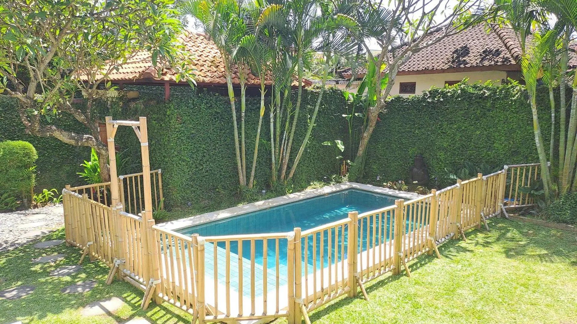 Bear Cottage 4 Bedroom Luxury Villa - Petitenget, Seminyak Indonesia