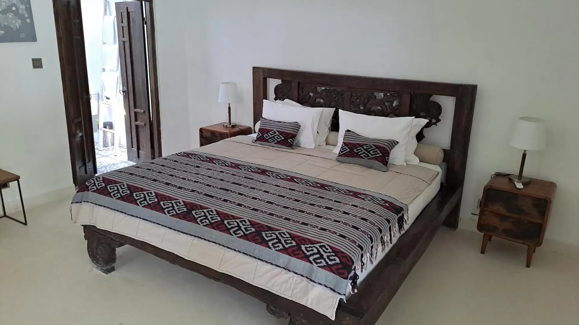 Bear Cottage 4 Bedroom Luxury Villa - Petitenget, Seminyak